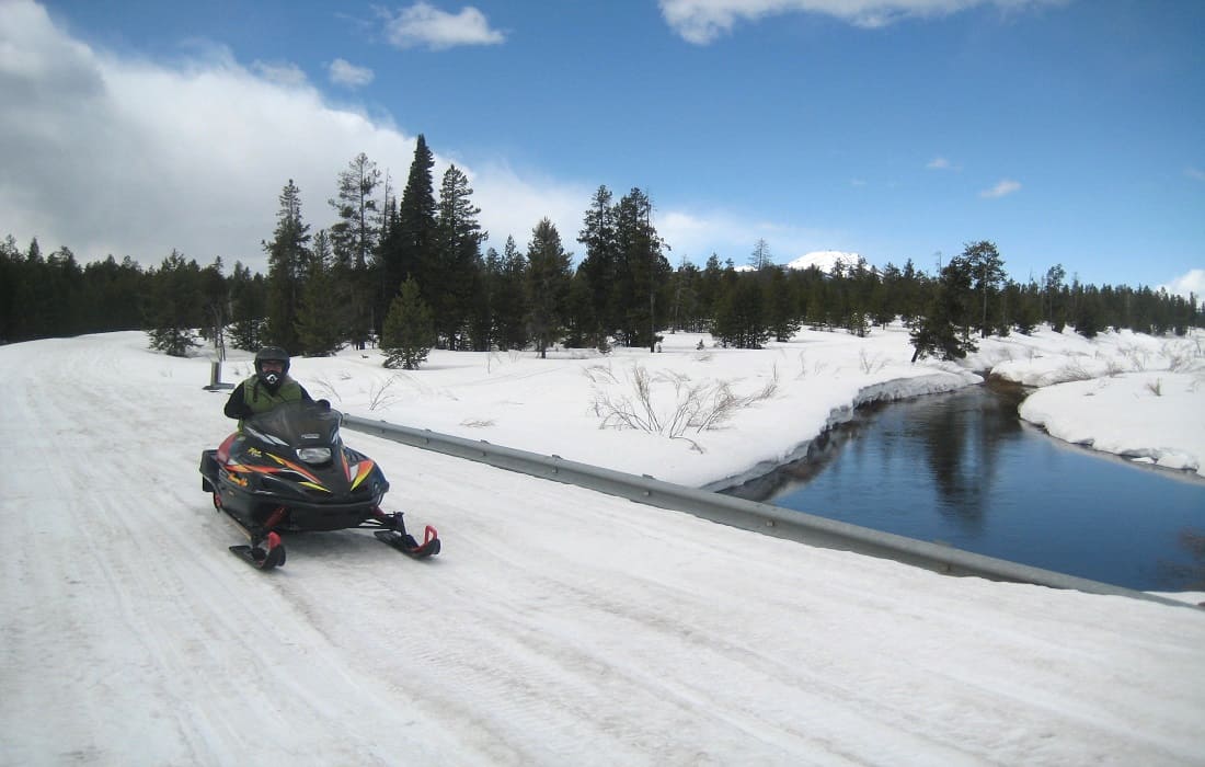 Snowmobile Yellowstone