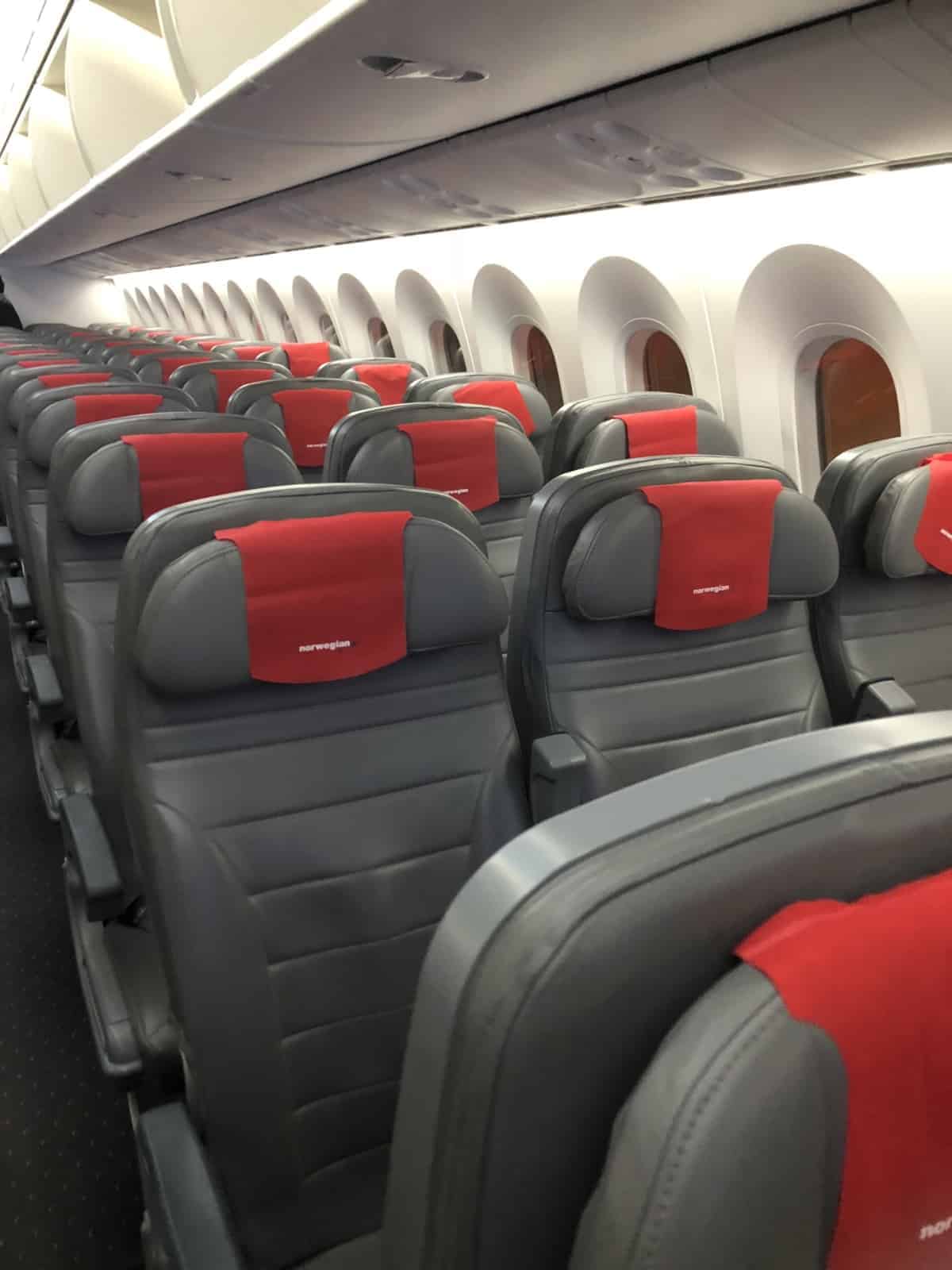 Norwegian Airlines Review - 5 Reasons To Use Norwegian Air