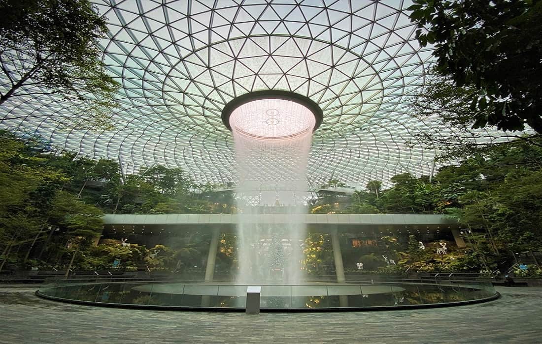 A detailed guide to Changi Airport in Singapore - Point Hacks