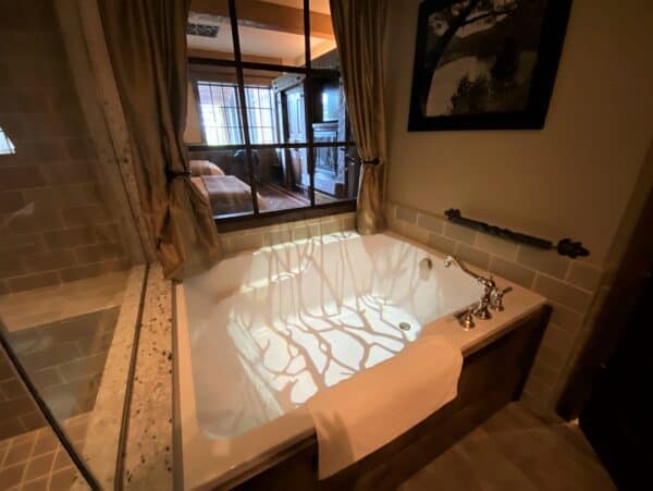 Big Cypress Lodge Bathroom 2