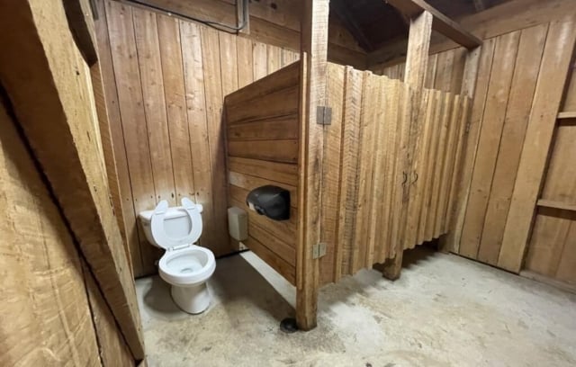 Treehouse Rental Bathroom