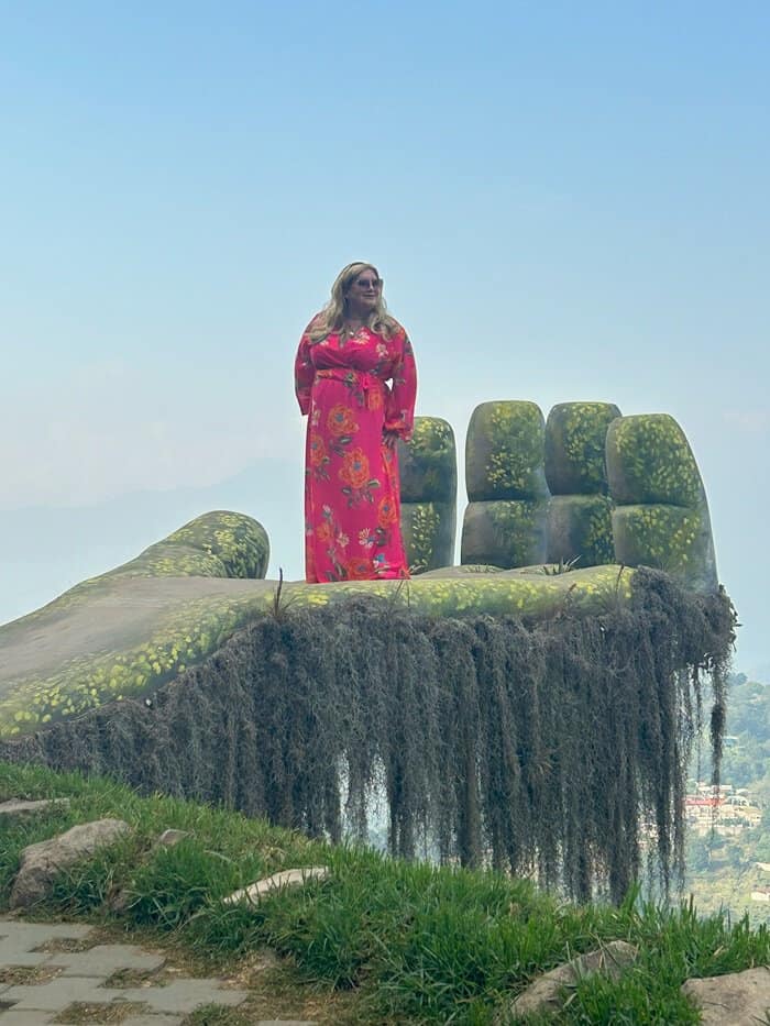 El Coloso The Giant Hand Hobbitenango Guatemala 4